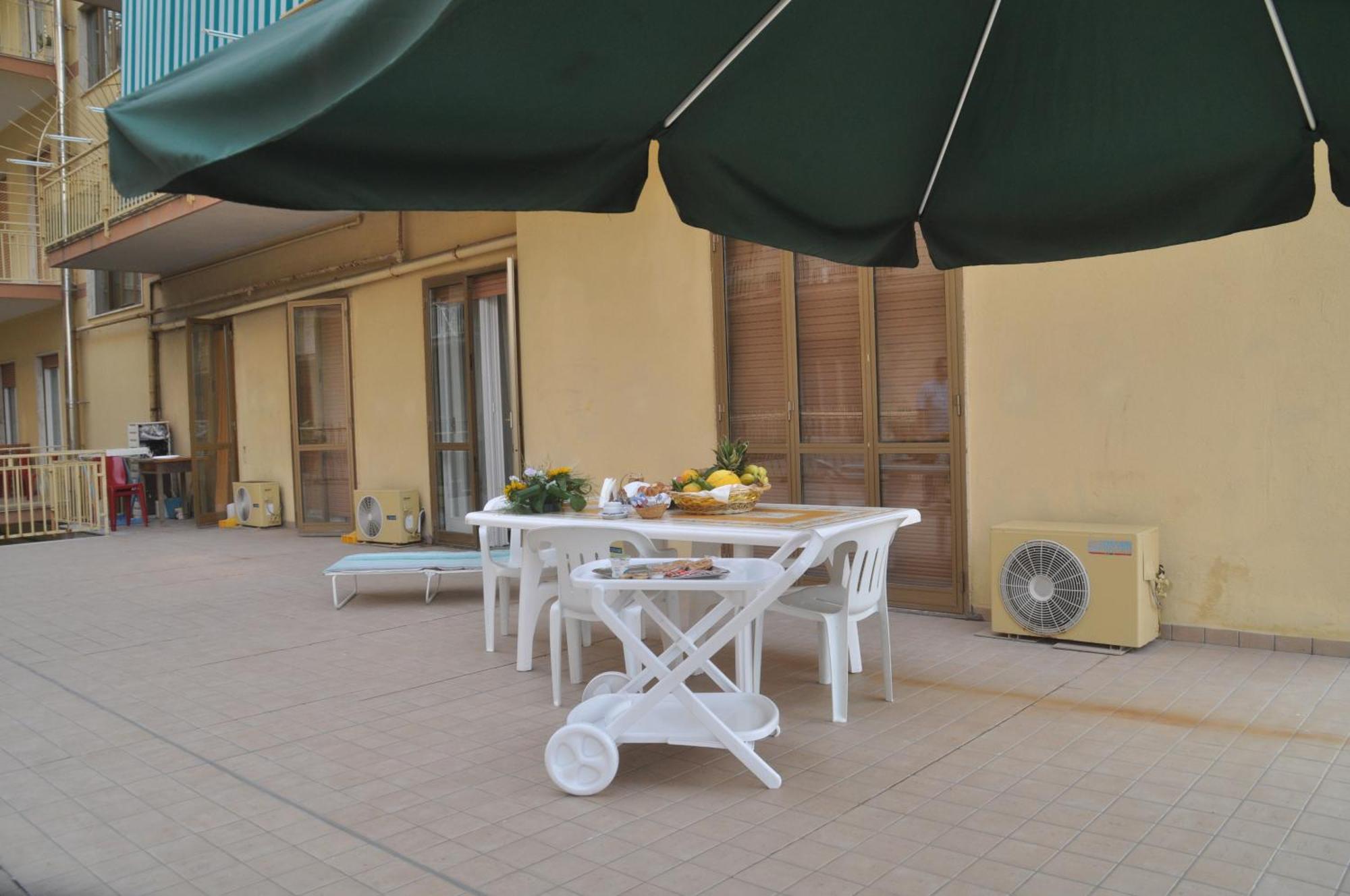 Albergo Fiorenza Salernes Extérieur photo