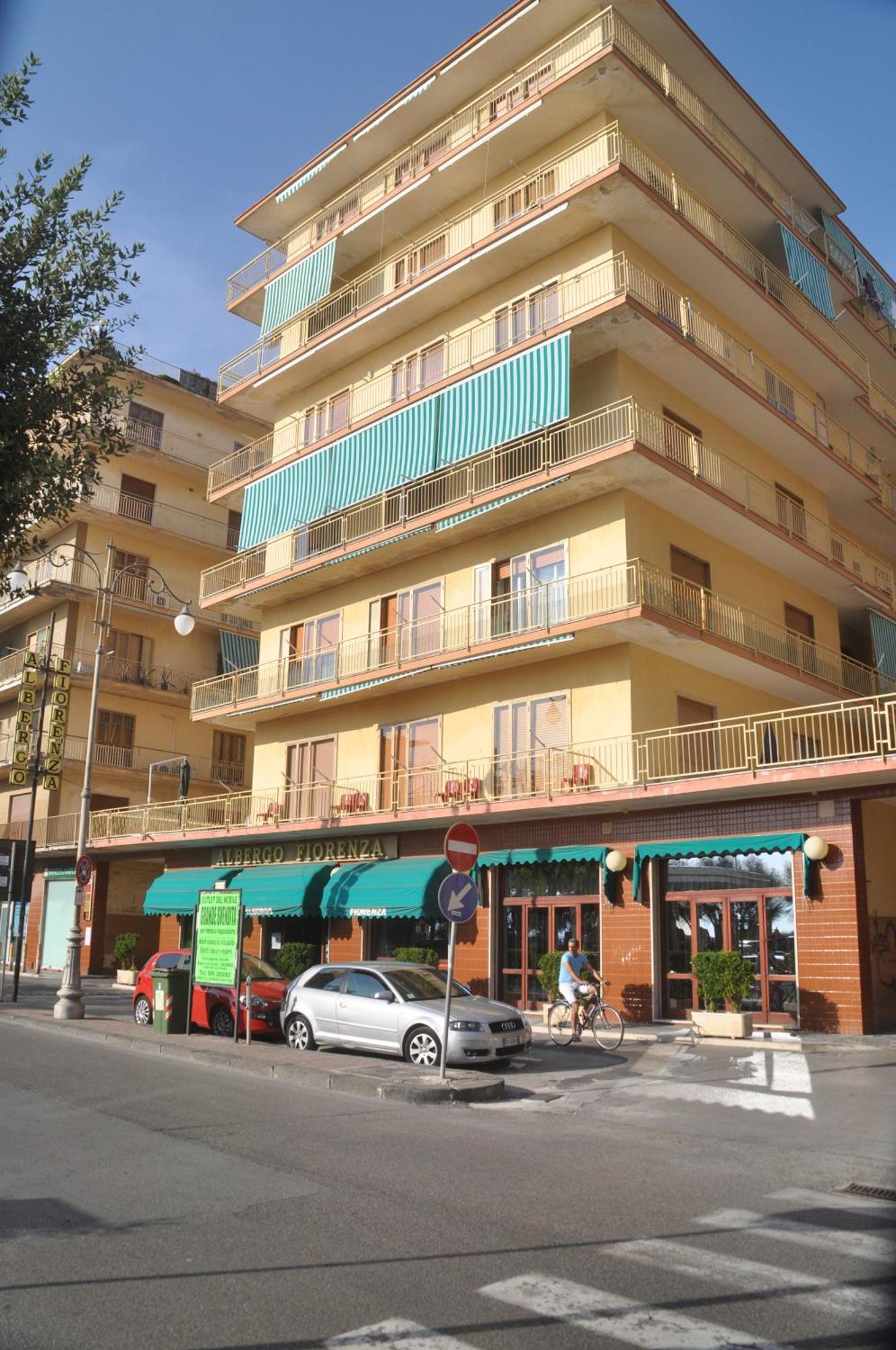 Albergo Fiorenza Salernes Extérieur photo