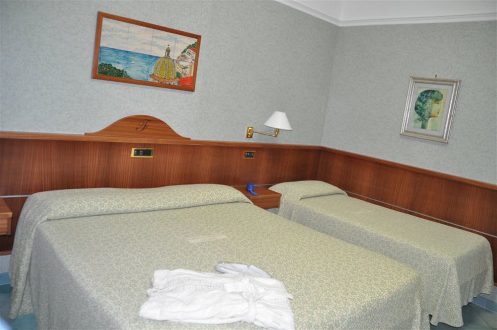 Albergo Fiorenza Salernes Extérieur photo