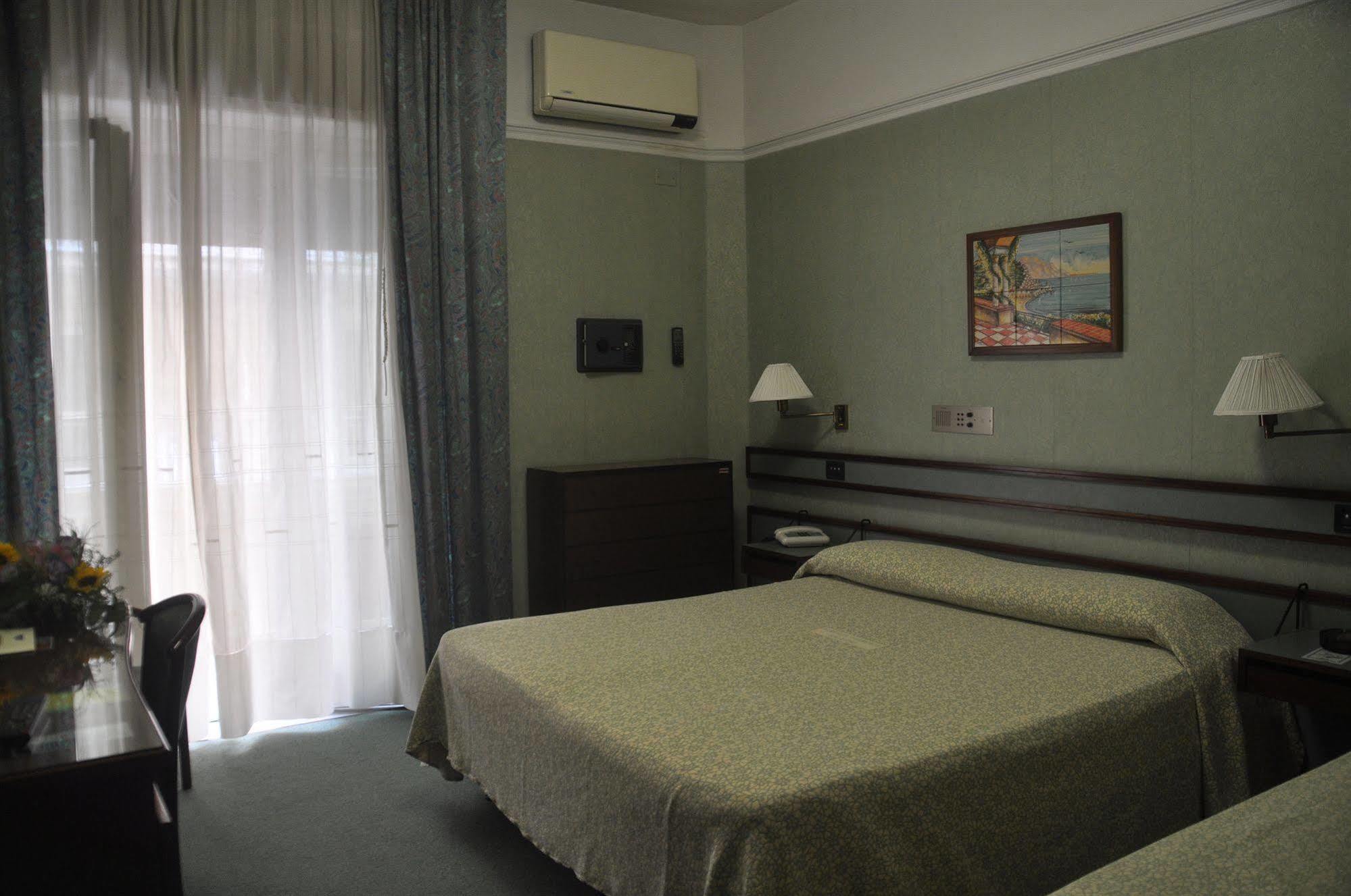 Albergo Fiorenza Salernes Extérieur photo